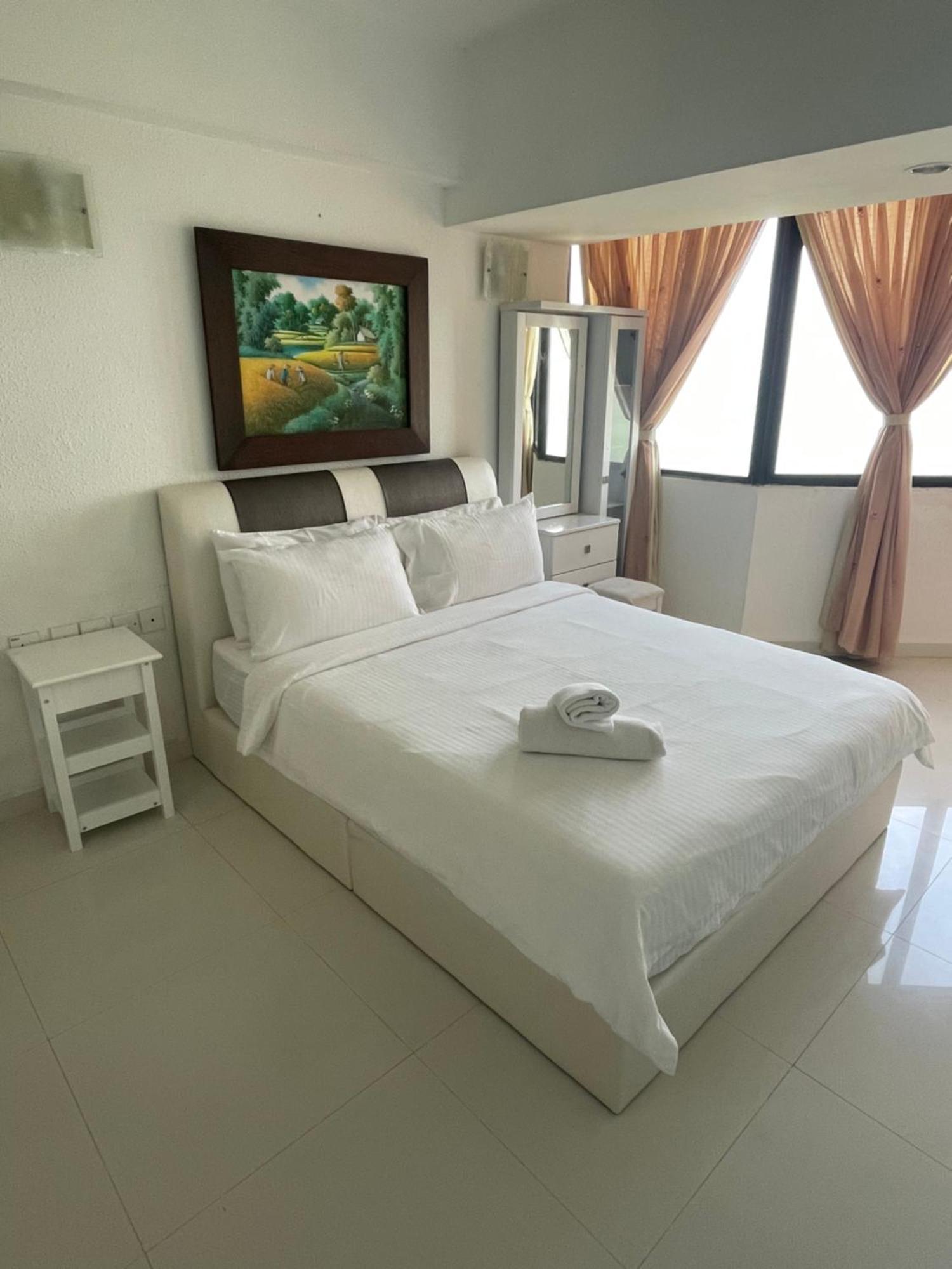 The Ferringhi Sea View At Sri Sayang Apartment Batu Ferringhi Exterior photo